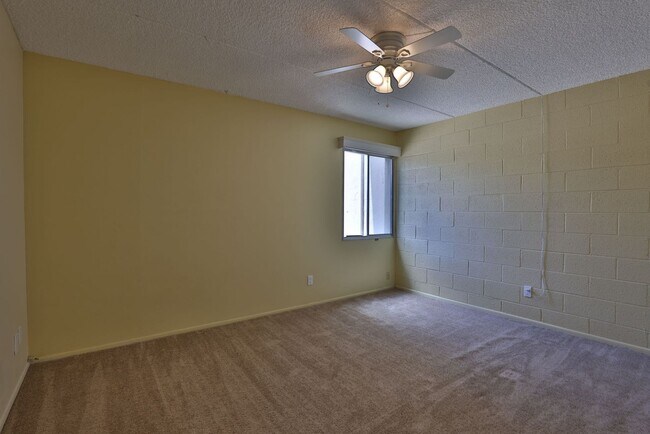 Building Photo - Arcadia condo w/patio