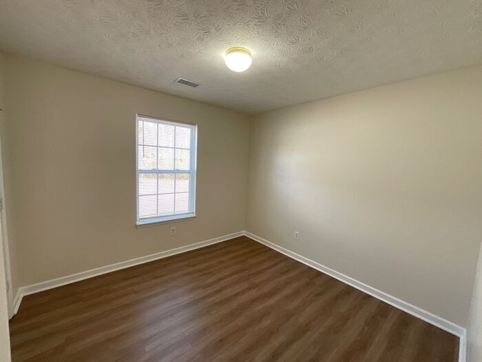 Building Photo - 3651 Ten Oaks Cir