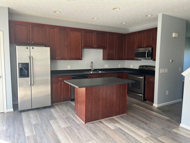 Building Photo - 9014 Mercer Dr