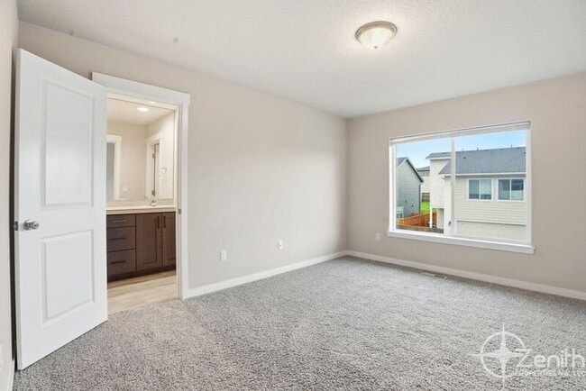 Building Photo - 18212 NE 47th Ave