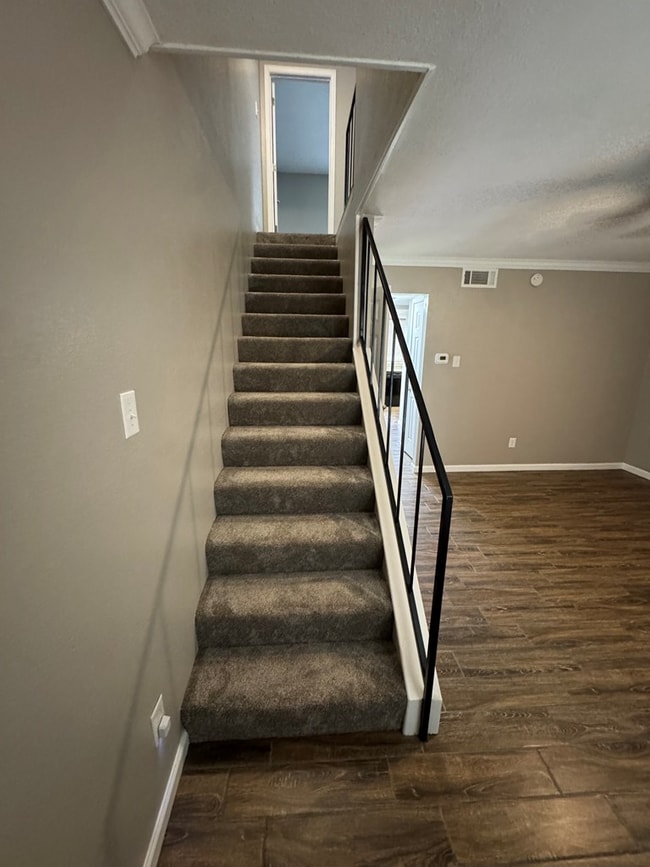 Building Photo - 1324 Harless Ave