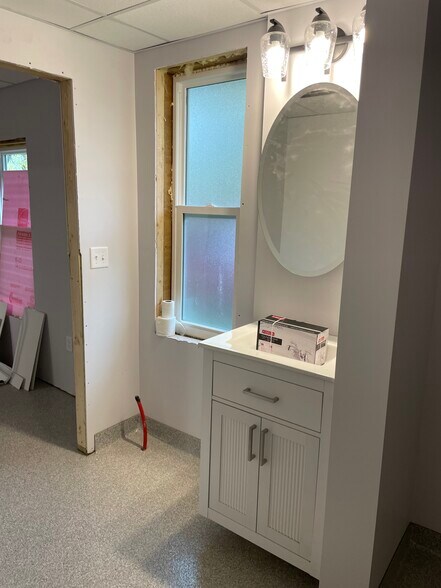 Building Photo - 1826 E Superior St