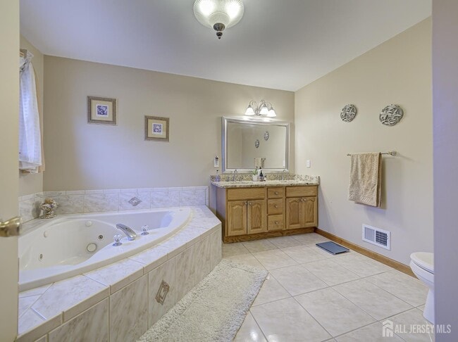 Building Photo - 357 George St