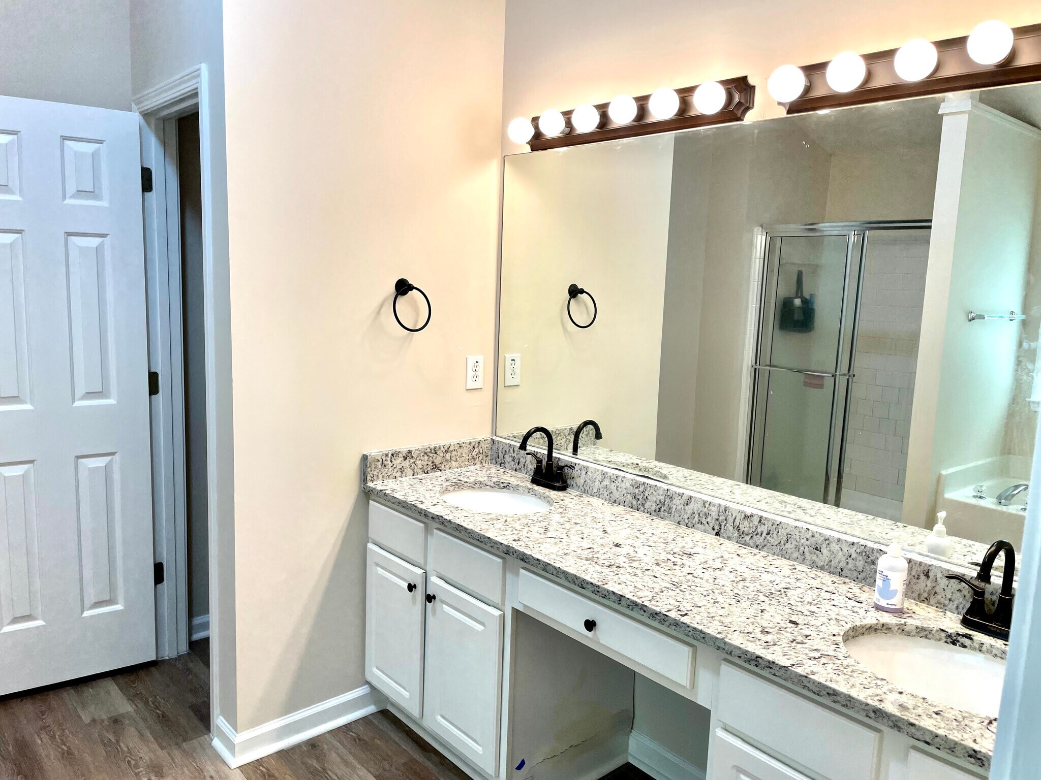 master bath - 2419 Traywick Chase