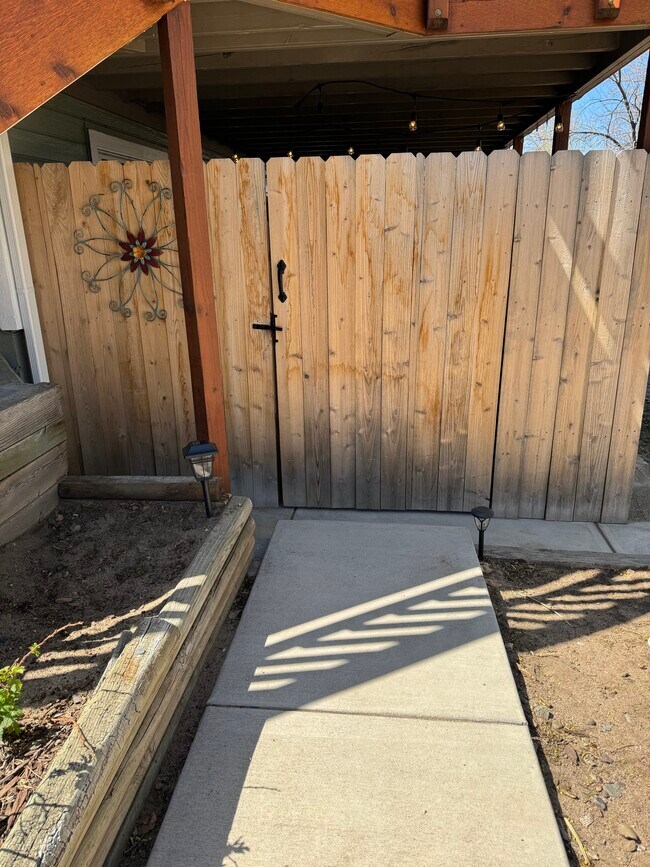 Building Photo - 7650 Conifer Dr