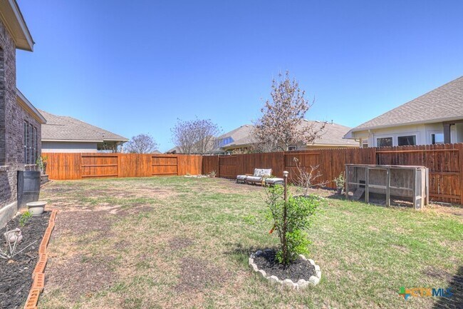 Building Photo - 382 Nightshade Trl