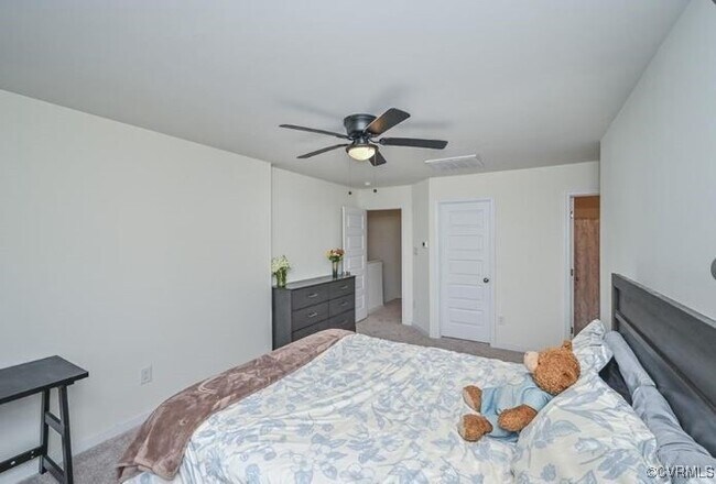 Building Photo - 8013 Rutland Village Dr