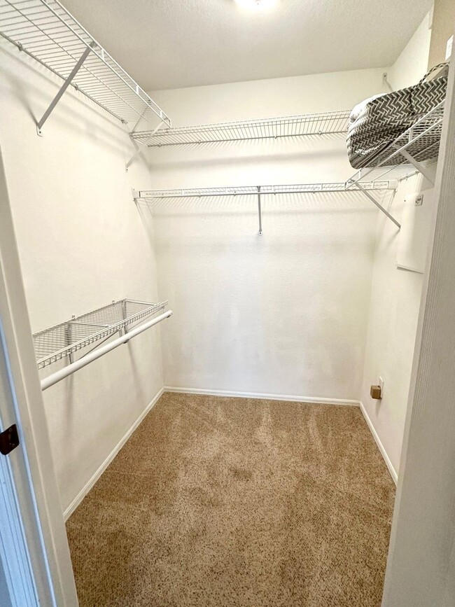 Large closet - 9035 Colby Dr