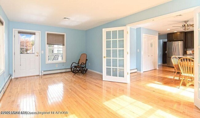 Building Photo - 12 Paradise Blvd