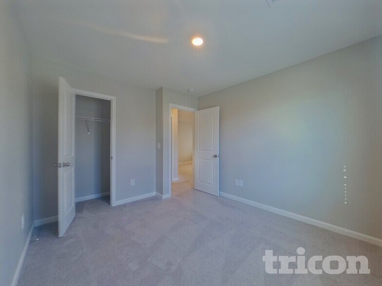 Building Photo - 1918 Landrow Ln