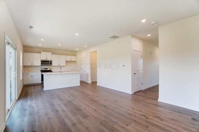 Building Photo - 852 Sunny Vale Dr