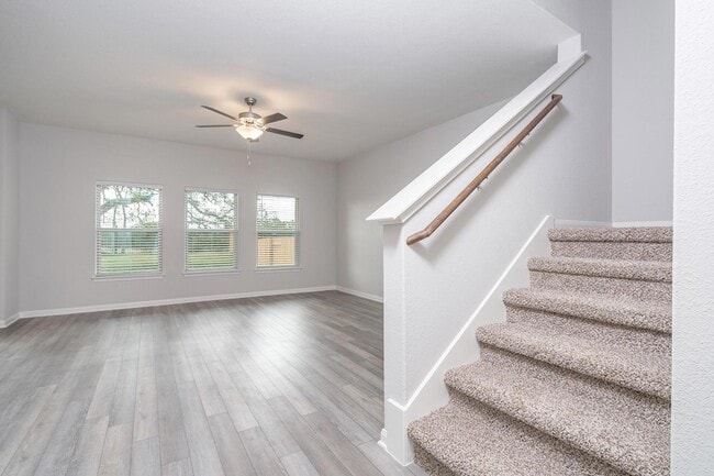 Building Photo - 225 Star Spangled Dr