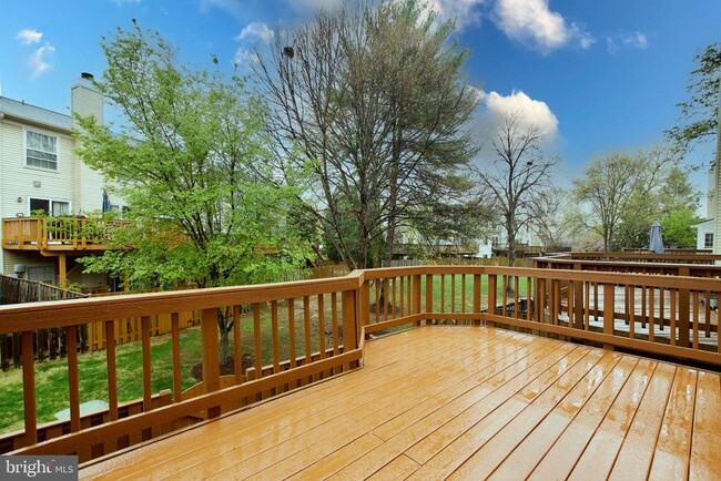 Building Photo - 6136 Summer Park Ln