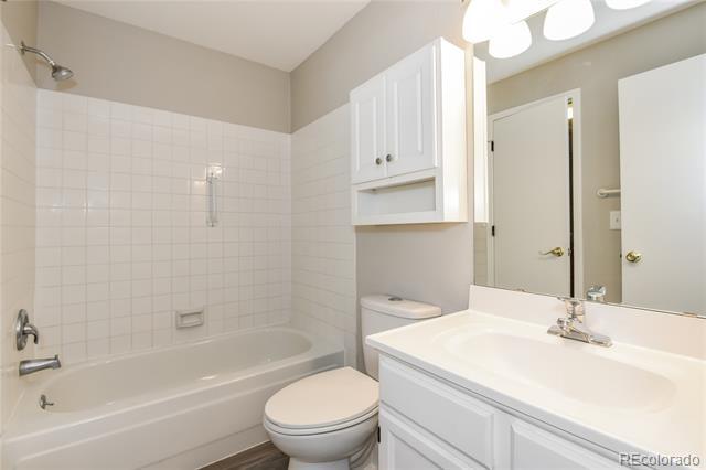 Building Photo - 18019 E Bellewood Dr