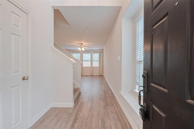 Building Photo - 119 Gallery Cove Ct