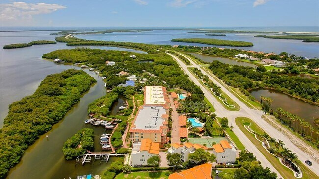Building Photo - 1575 Pinellas Bayway S