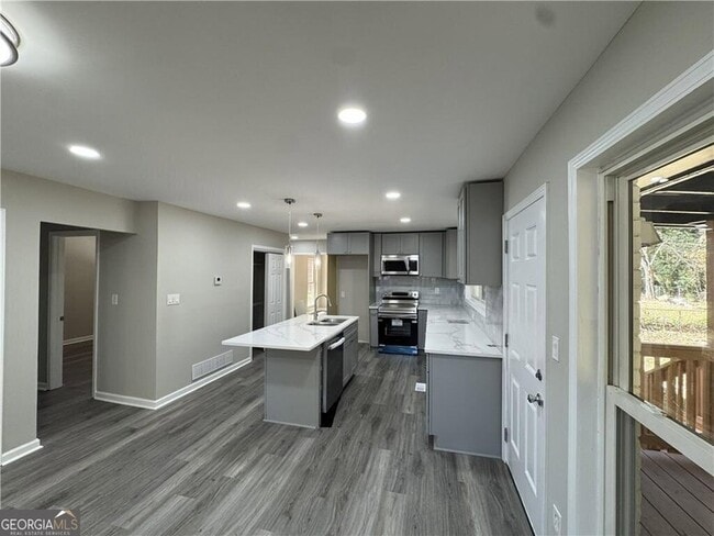 Building Photo - 3489 Creighton Rd SW