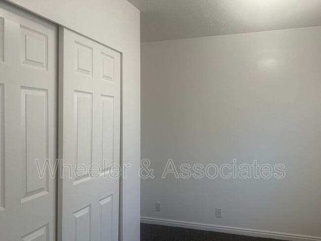 Building Photo - 5456 S 4125 W