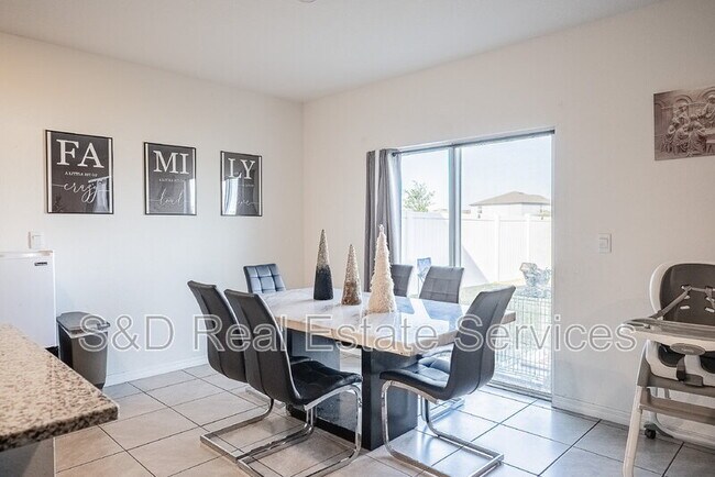 Building Photo - 3883 Resting Robin Ave