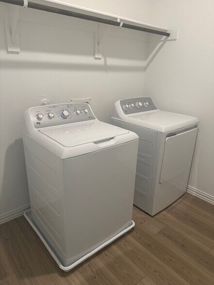 Building Photo - 1265 Doris May Dr