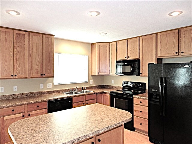 Building Photo - 6607 Thistle Grove