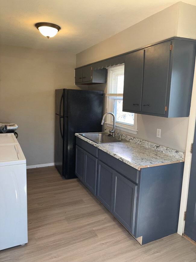 Building Photo - 1411 Lowe St