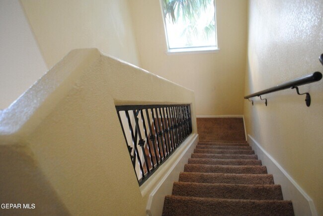 Building Photo - 5817 Lawndale Dr