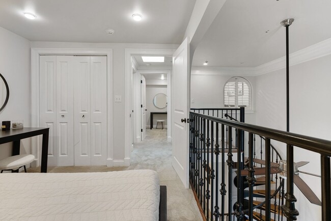 Building Photo - Stunning 2-Story Loft in the Heart of Downtown