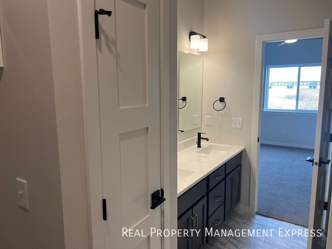 Building Photo - Brand New: 3 Bedroom 2.5 Bathroom Townhome