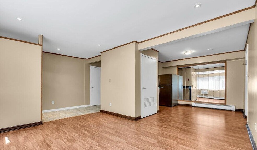 Building Photo - 325 Cricket Ln