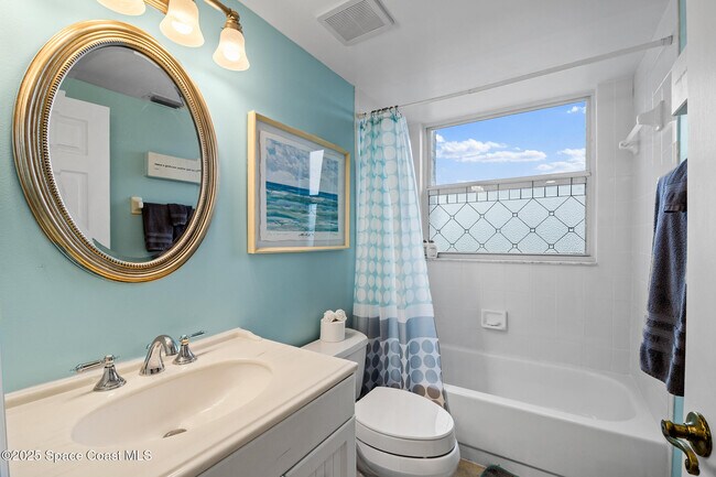 Building Photo - 215 Ballyshannon St