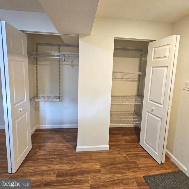 Building Photo - 2509 Foxcroft Way
