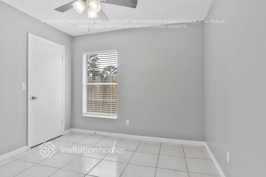 Building Photo - 8252 Cascade Oaks Dr