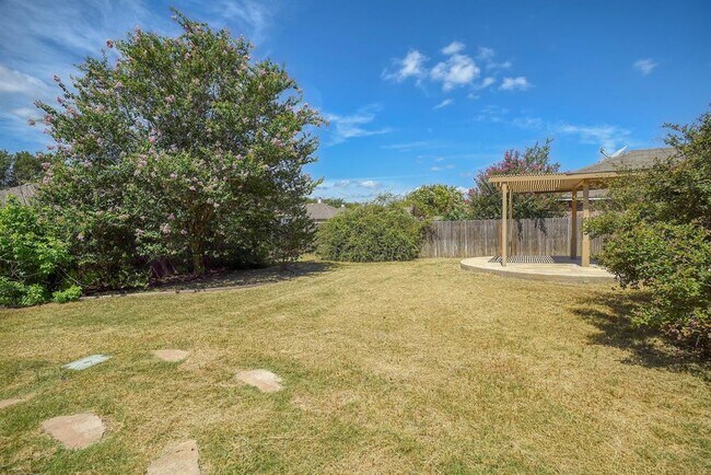 Building Photo - 208 Wildcat Dr