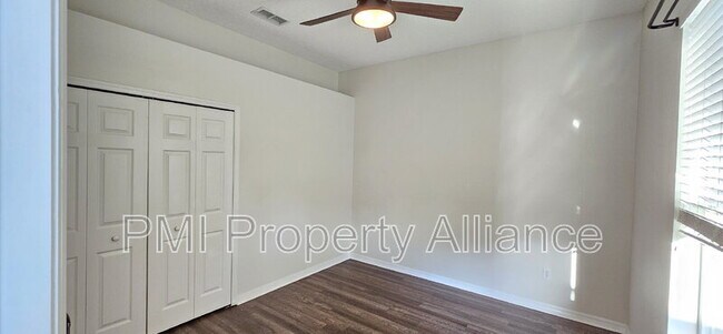 Building Photo - 640 Brookfield Pl