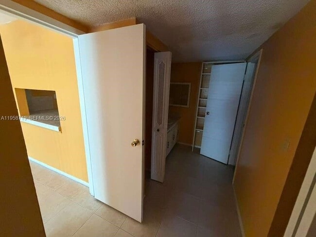 Building Photo - 4848 NW 24th Ct