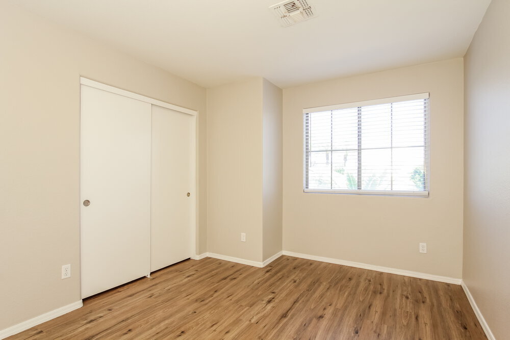 Building Photo - 12811 W Sharon Dr