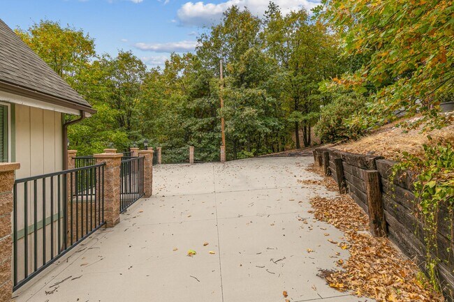 Building Photo - 27687 N Bay Rd