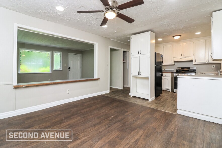 Building Photo - 3774 Clovis Ct NW