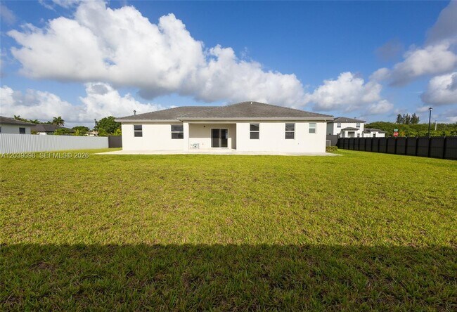Building Photo - 29071 SW 171st Ave