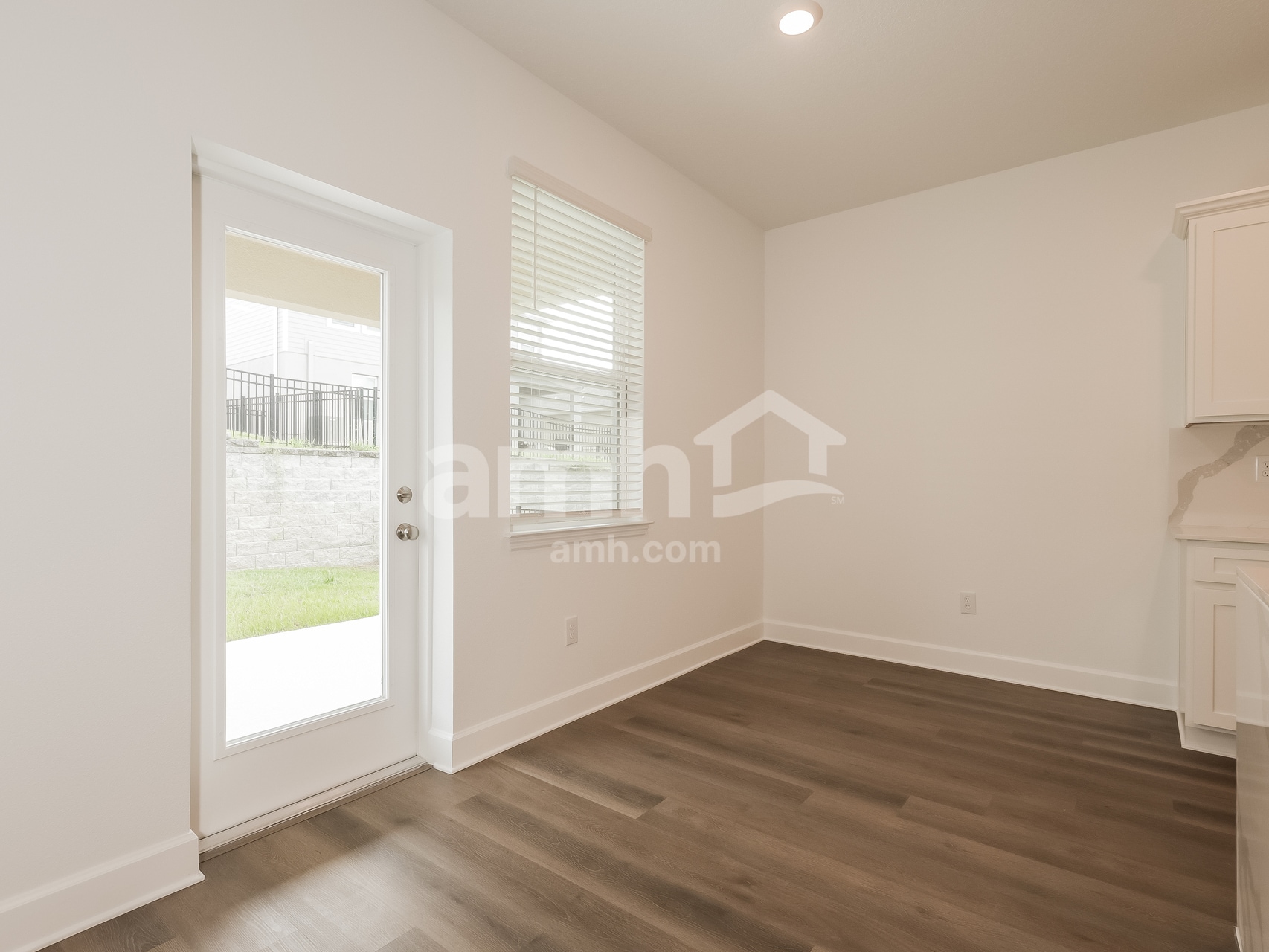 Building Photo - 37956 Dusty Saddle Ln