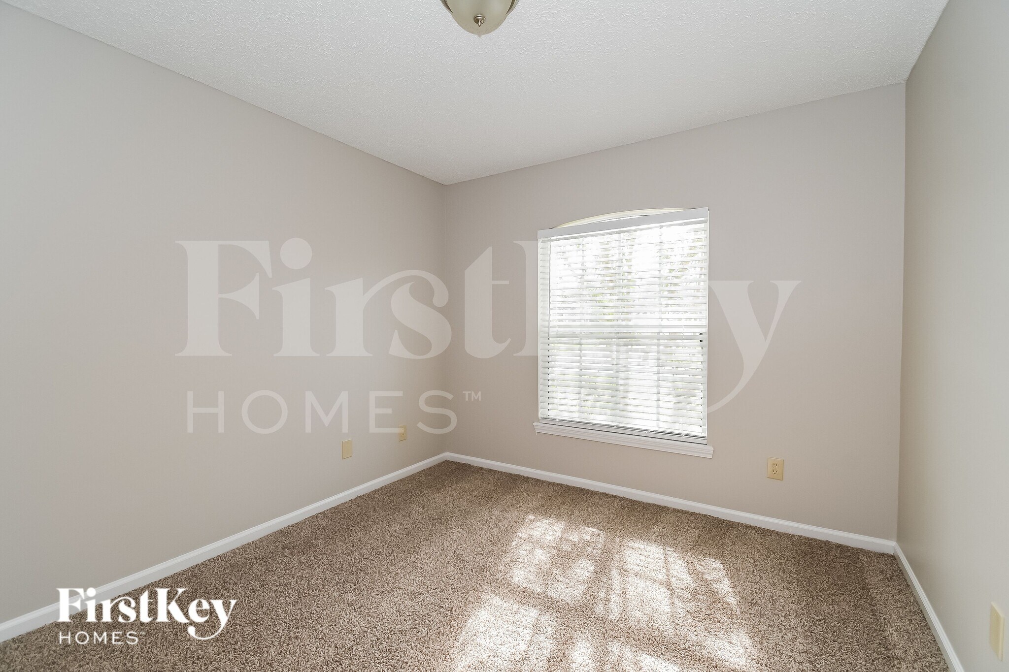 Building Photo - 4333 Pebble Brook Dr