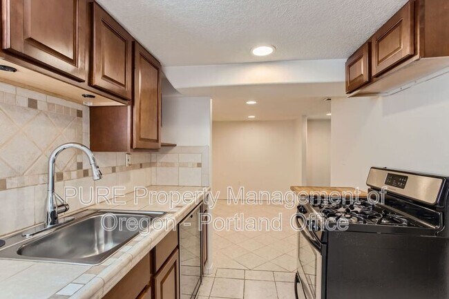 Building Photo - 3740 SE 134th Ave