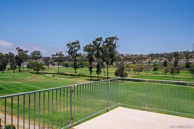 Building Photo - 2544 Navarra Dr