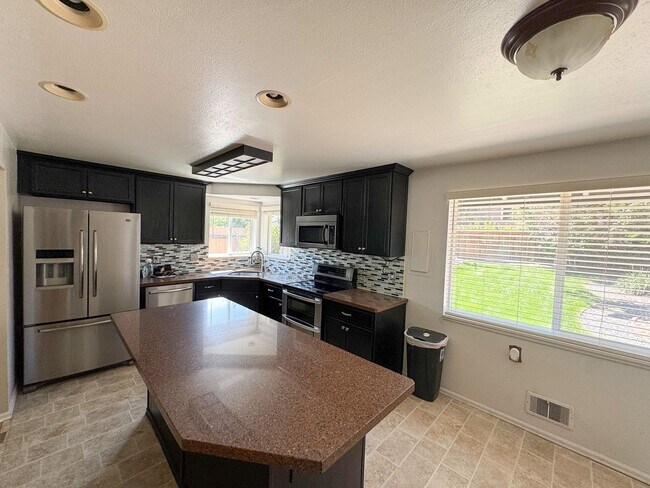 Building Photo - 5 weeks free! Beautiful 3-Bedroom Home in ...