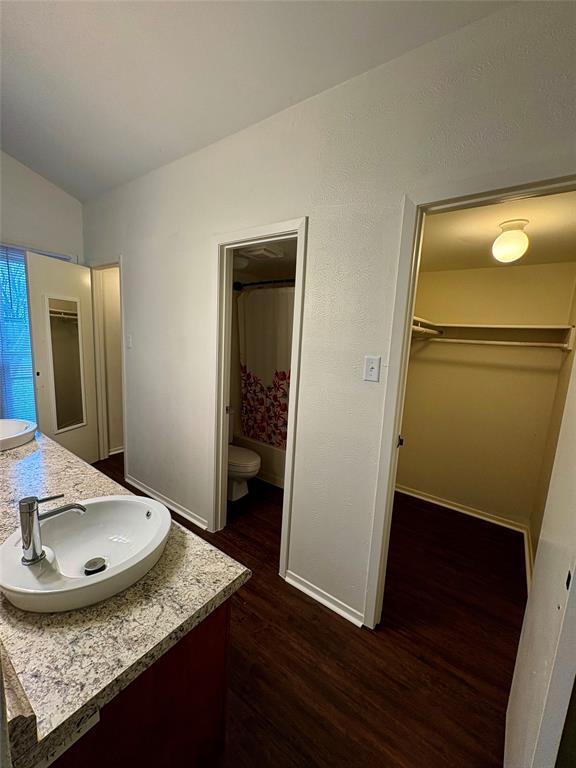 Building Photo - 6200 Woodhue Dr