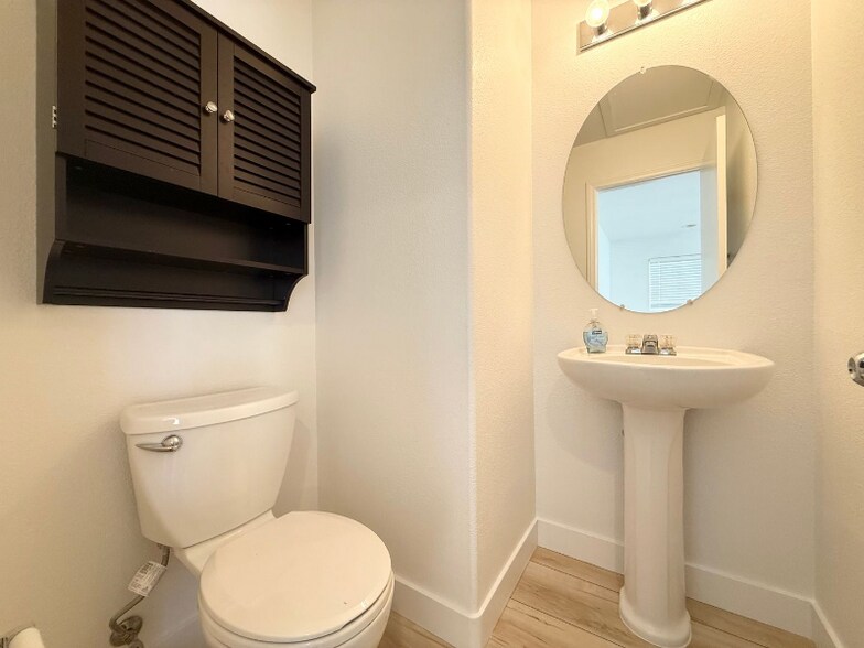 Building Photo - 10448 Wild Bill Ct