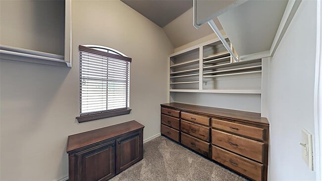 Building Photo - 616 Sally Ct