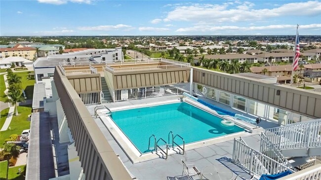 Building Photo - 1500 Park Beach Cir