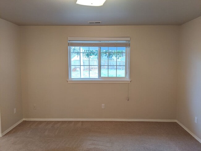 Building Photo - 4703 Cypress Dr